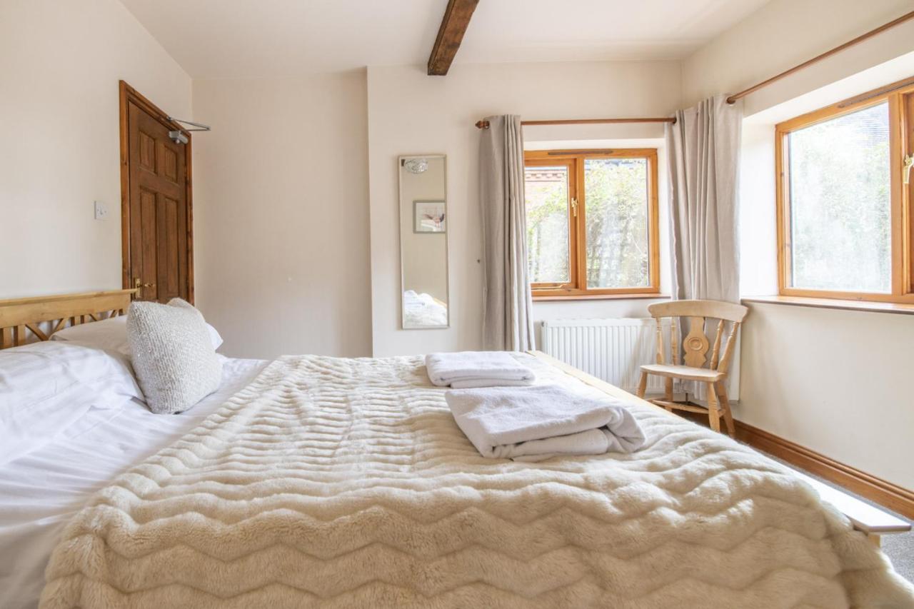 Somersal Cottages Ашбърн Екстериор снимка